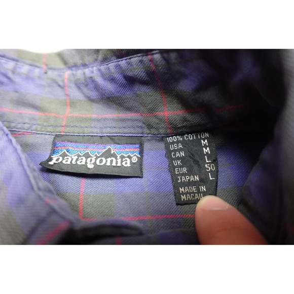 Vintage Patagonia Button Front Shirt Mens Medium Purple Plaid Hiking Outdoors - Picture 2 of 11